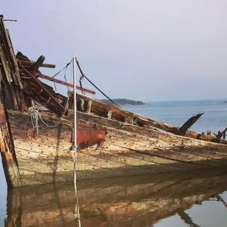 Ved Sjoen, Hvaler * Rod (Ostfold)